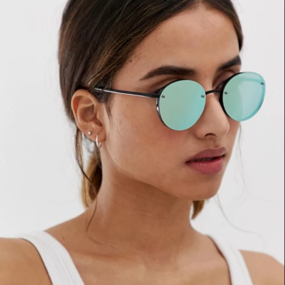 EUC Quay Farrah Sunglasses